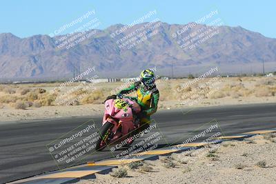 media/Jan-10-2025-CVMA Friday Practice (Fri) [[489e0da257]]/Group 4 and Trackday/Session 2 (Turn 4 Inside)/